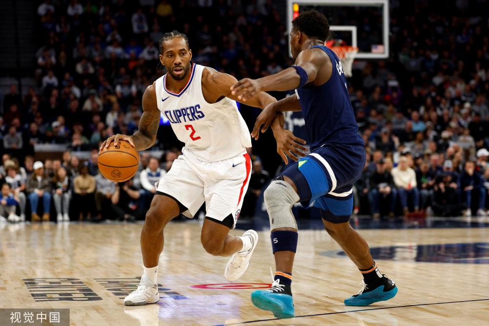 沙特联射手榜：40岁C罗19球领跑，37岁本泽马4轮球荒&16球排第三.