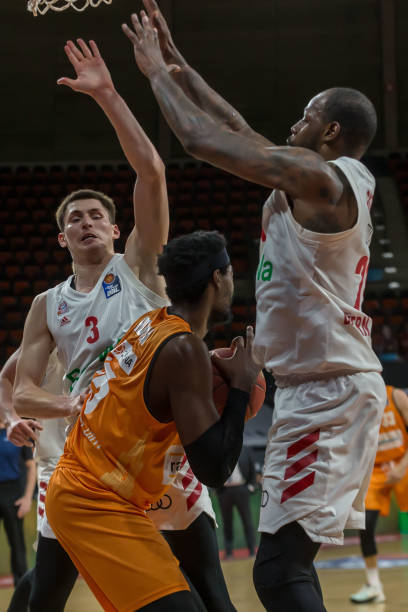 37岁迪马利亚快哭了！短短20分钟狂喜到出局 欧洲再无副球王