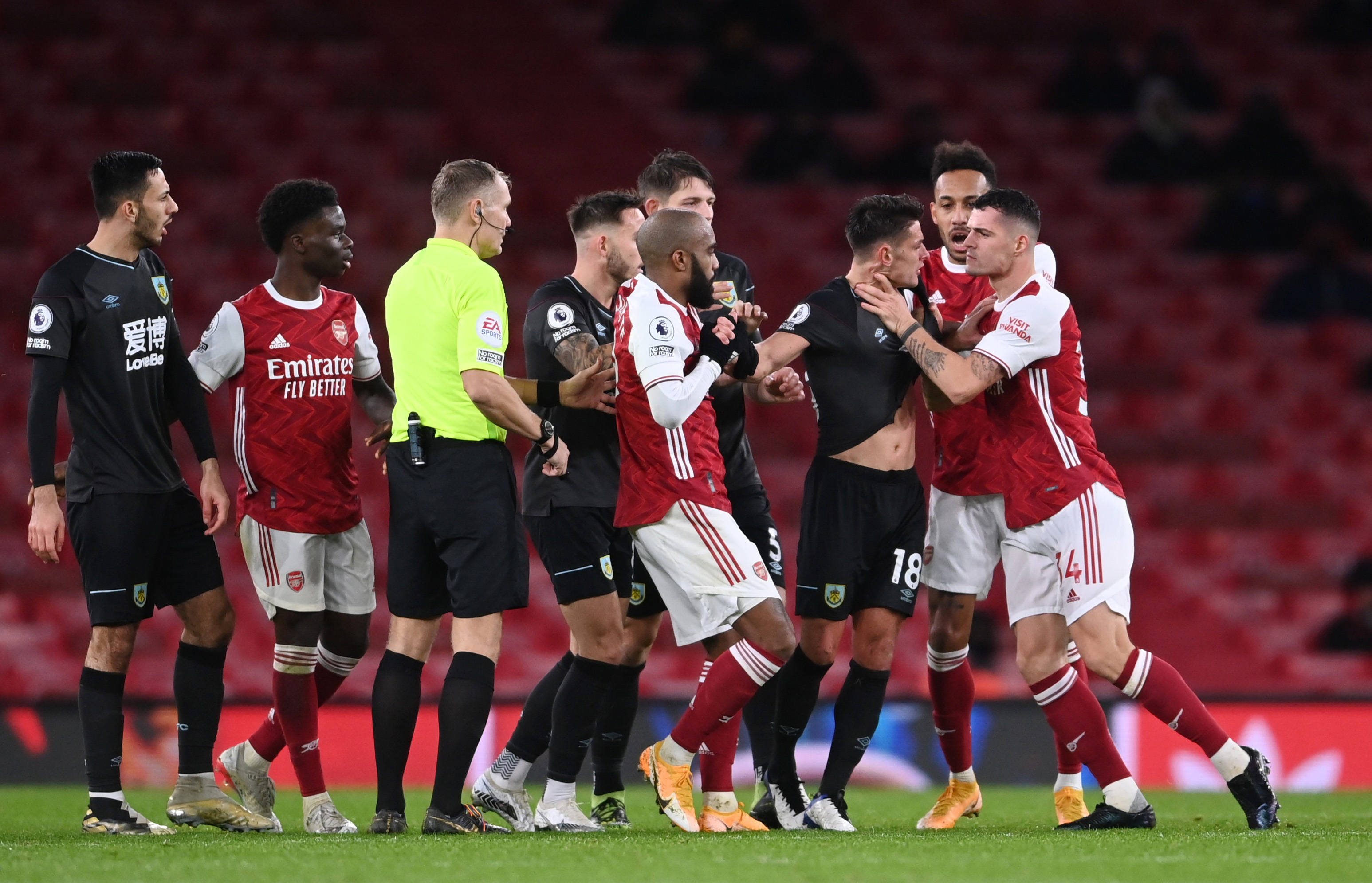 体育中超：莱昂纳多梅开二度 长春亚泰主场2-2战平浙江