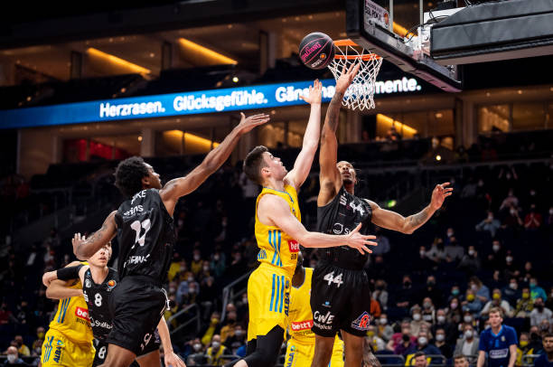 日本国脚久保建英西甲10球，皇马考虑回购